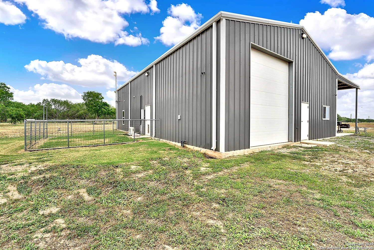 main property photo 19