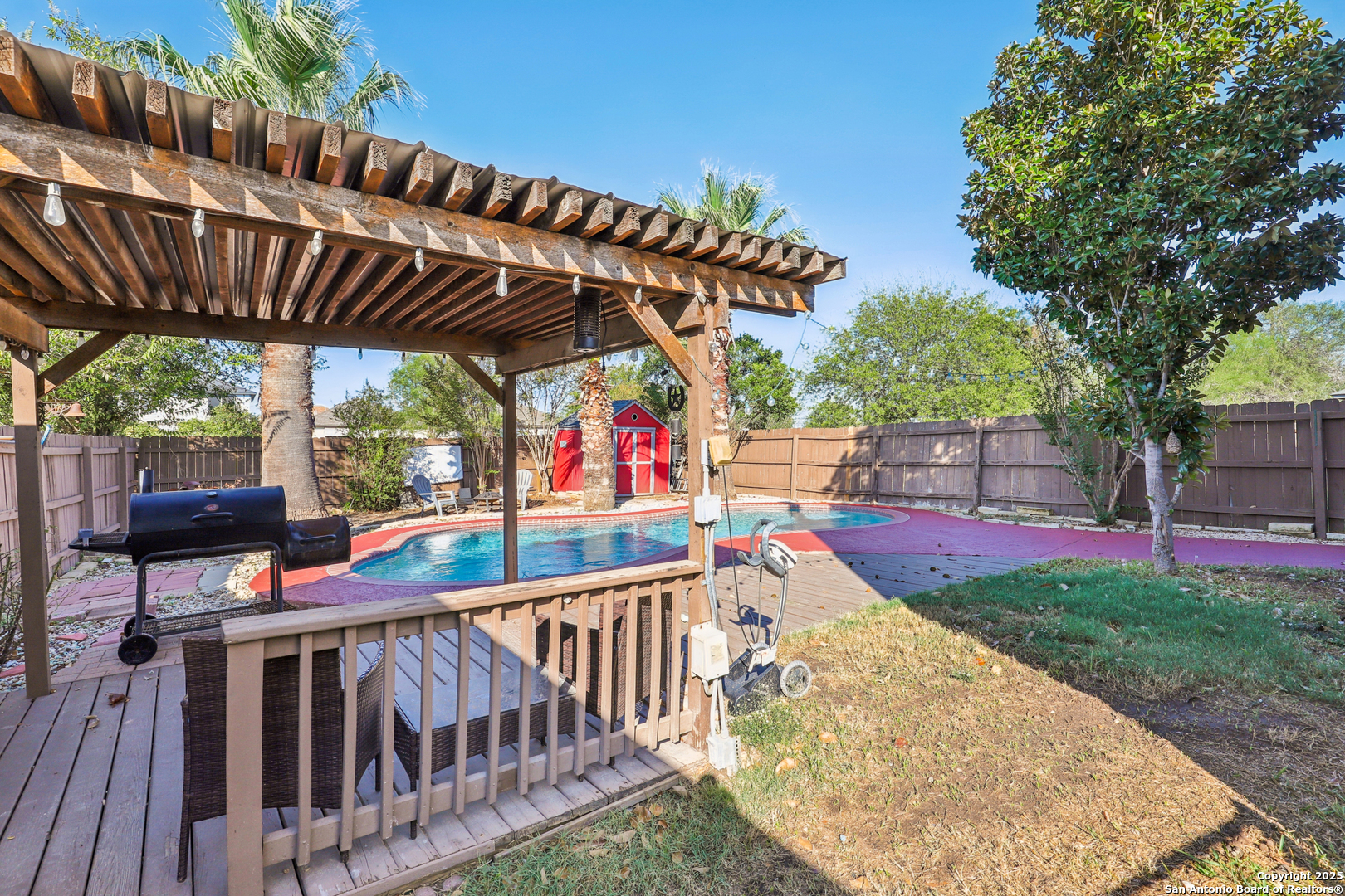 main property photo 30