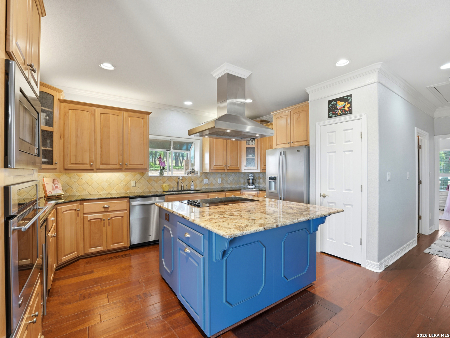 main property photo 10