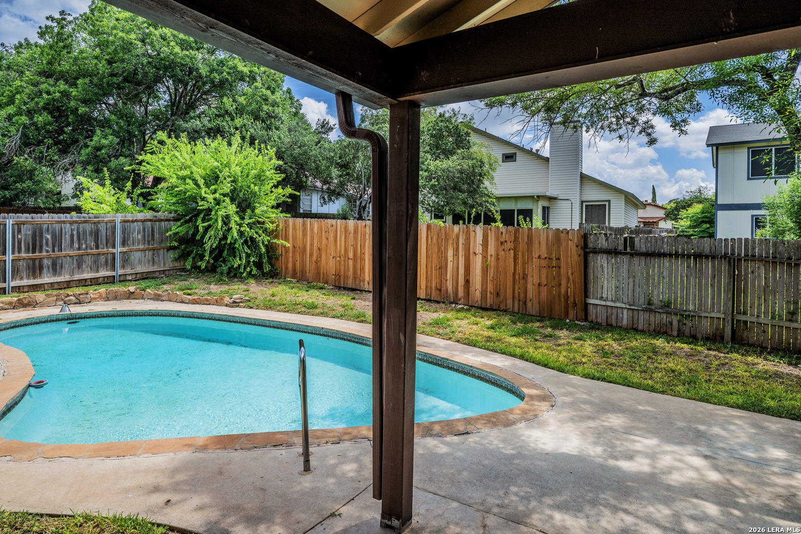 main property photo 37