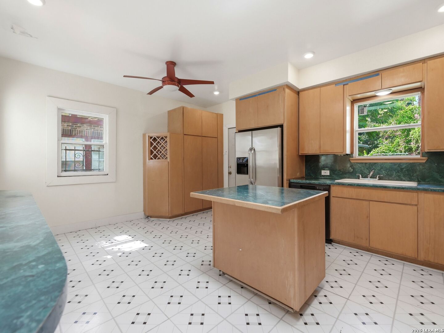 main property photo 10