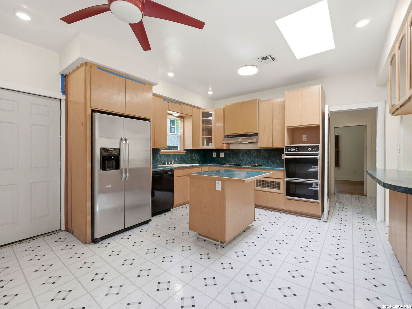 main property photo 11