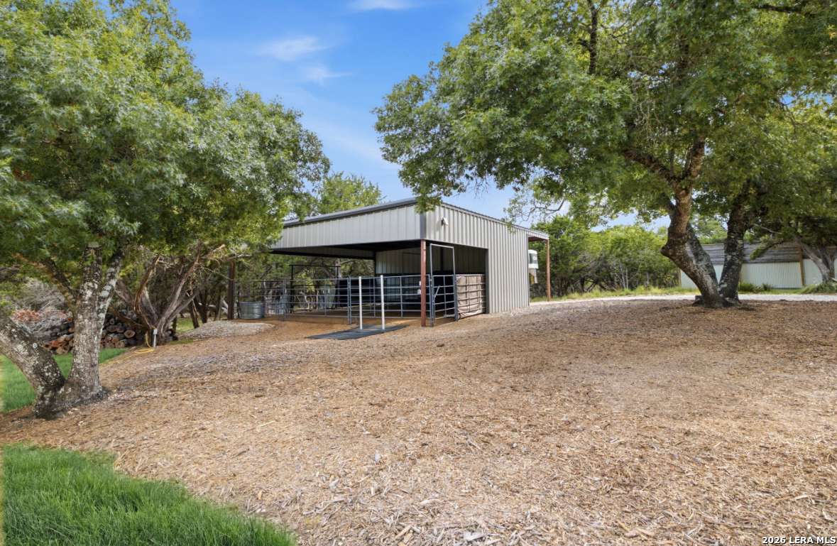main property photo 40