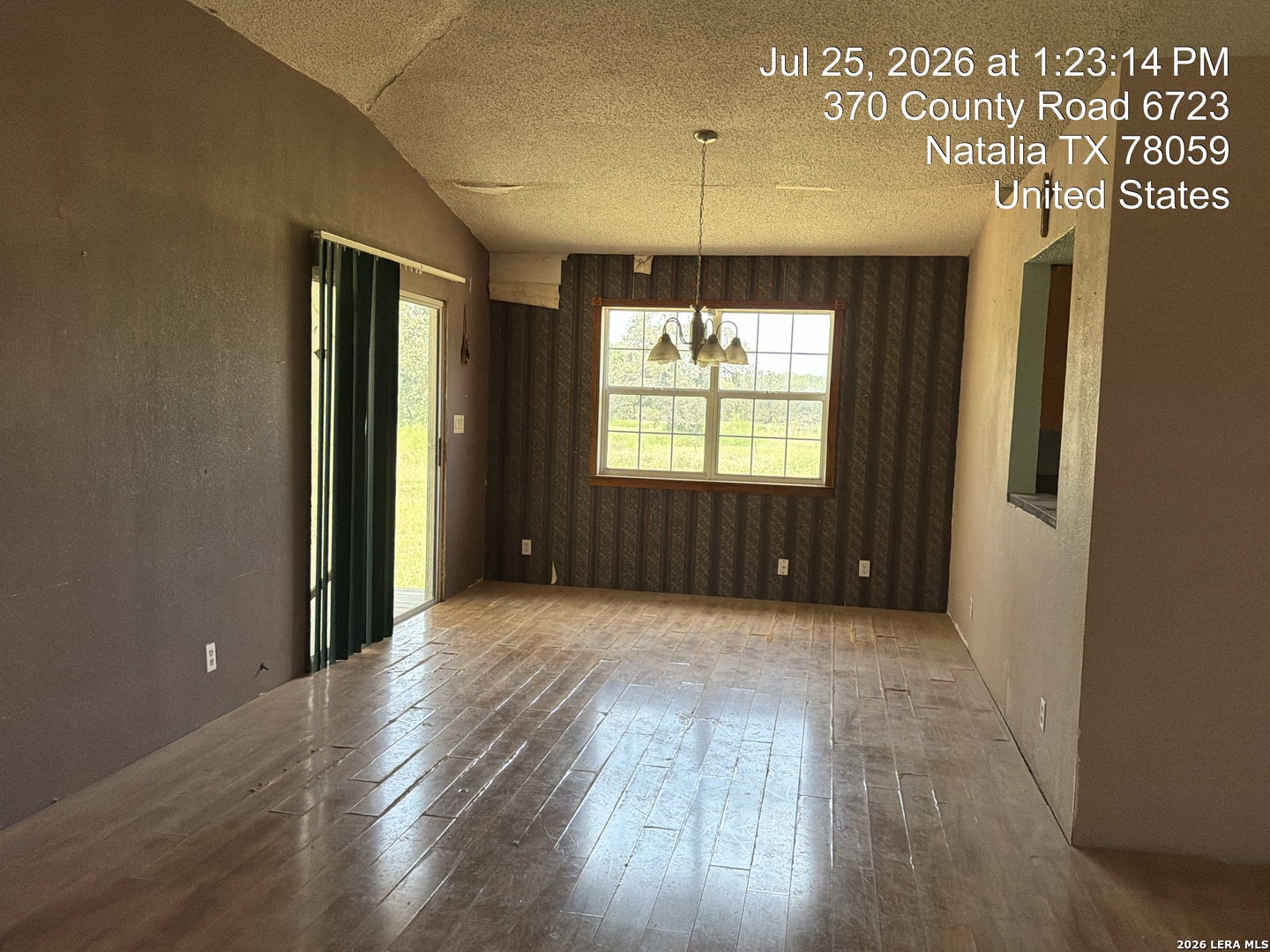 main property photo 11