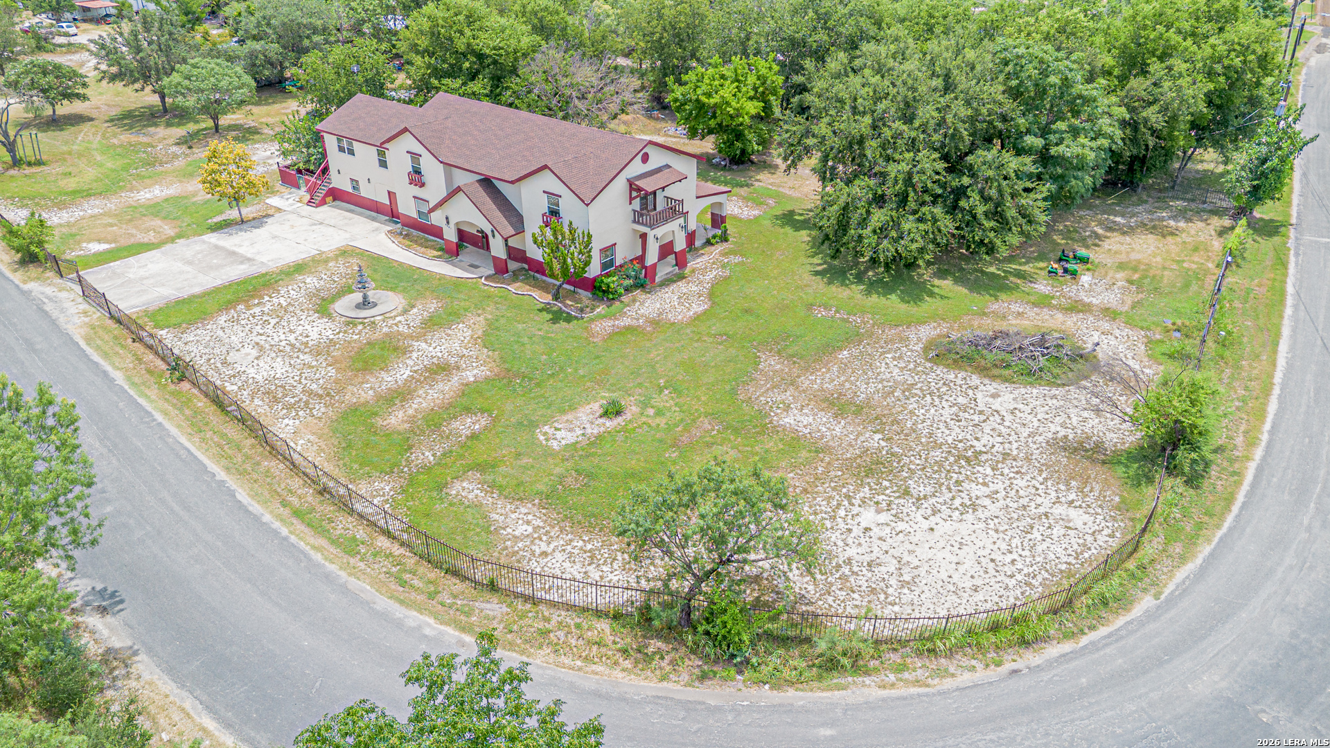 main property photo 39