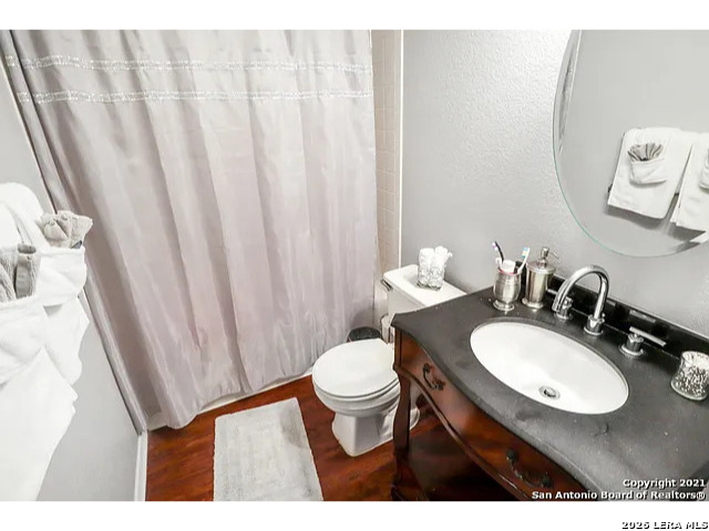 main property photo 11
