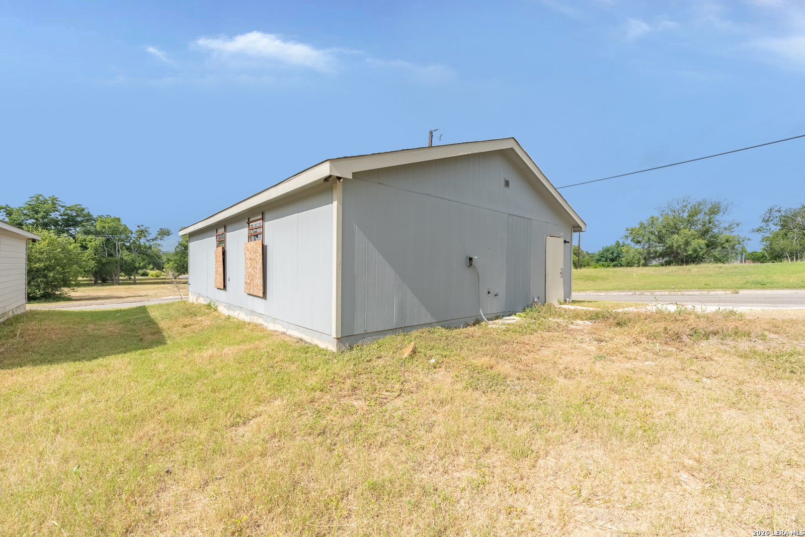 main property photo 10