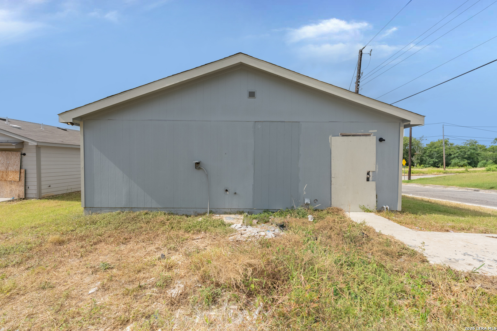 main property photo 9