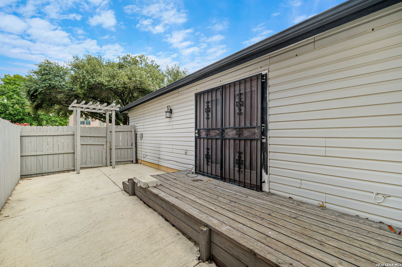 main property photo 19