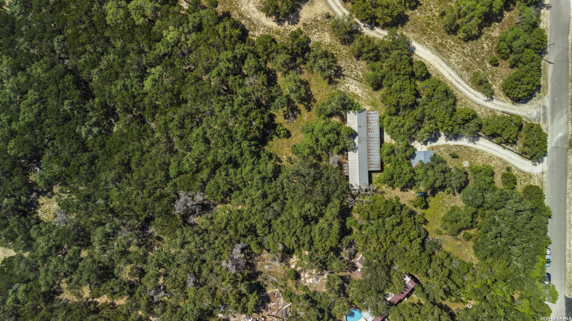 main property photo 40