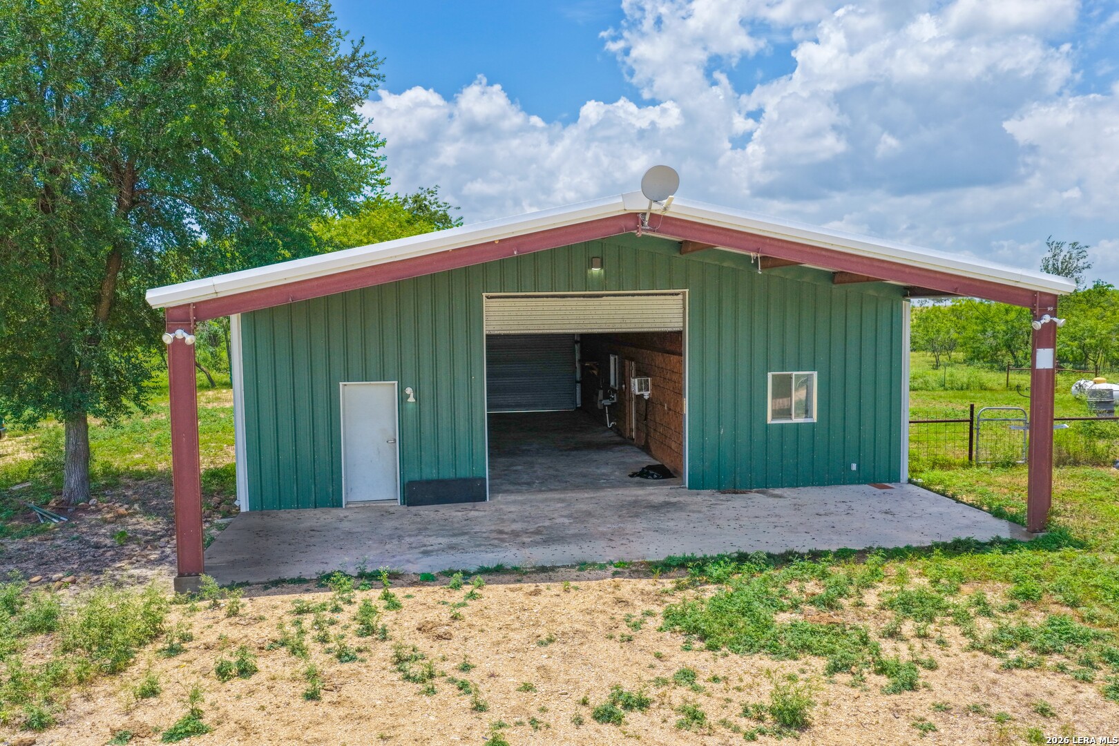 main property photo 5
