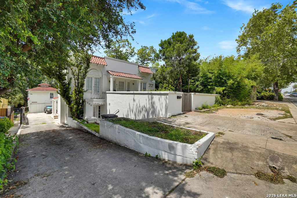 main property photo 40
