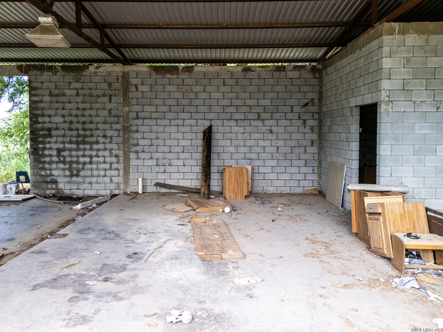 main property photo 27