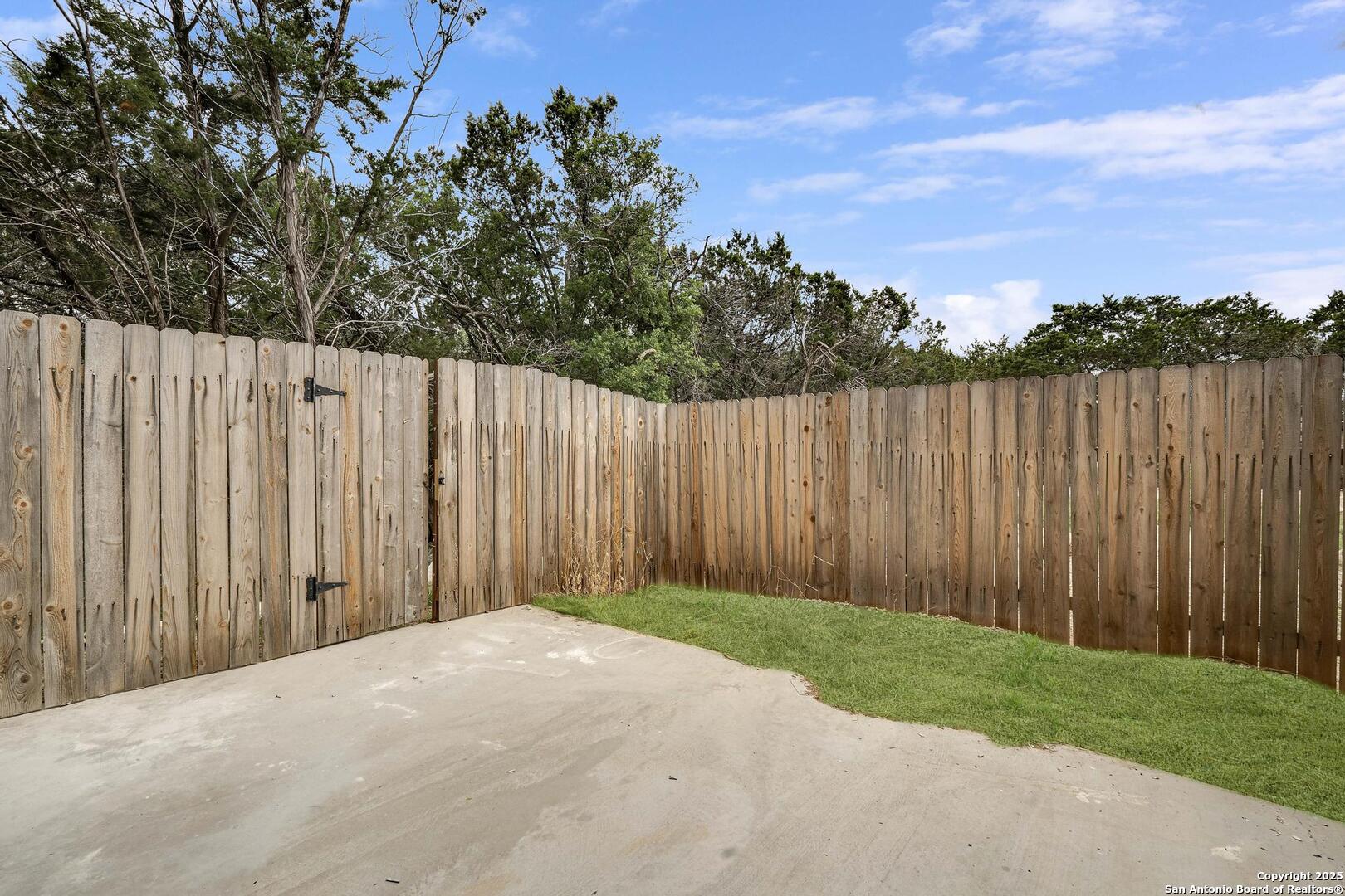main property photo 23