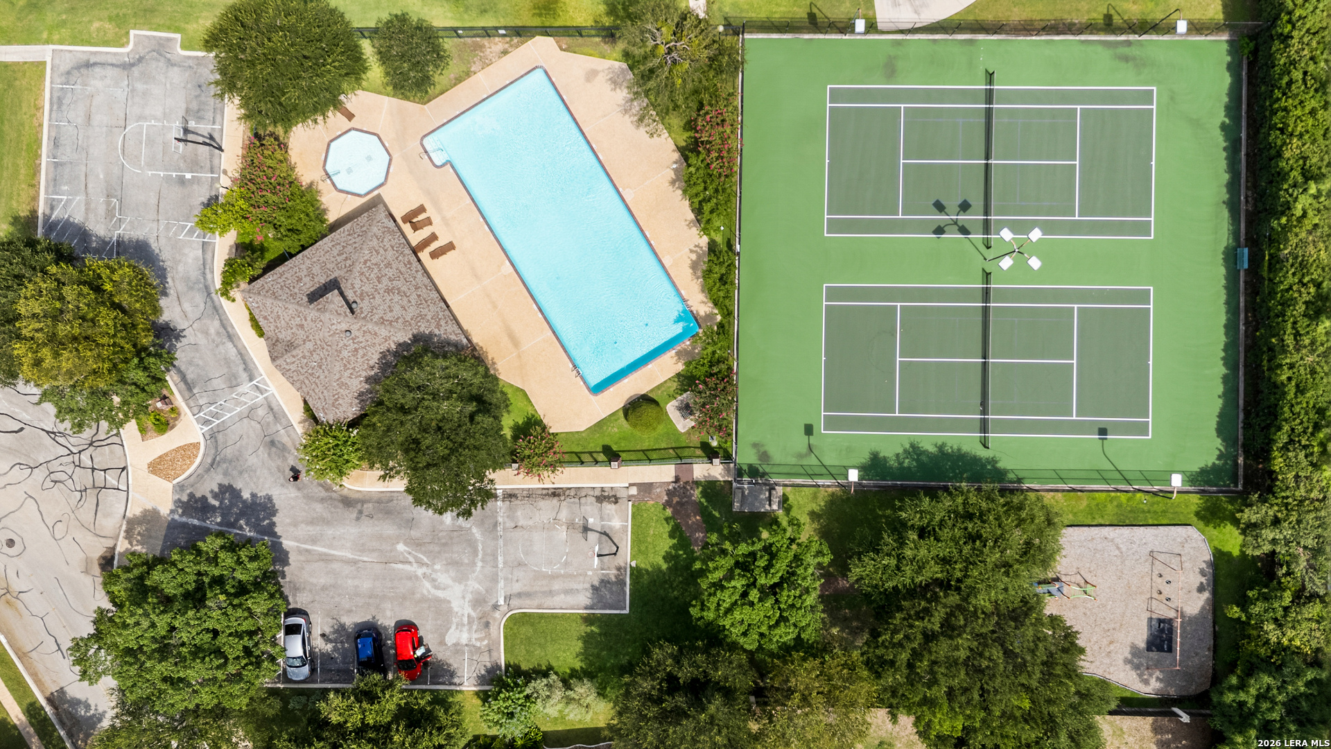 main property photo 19