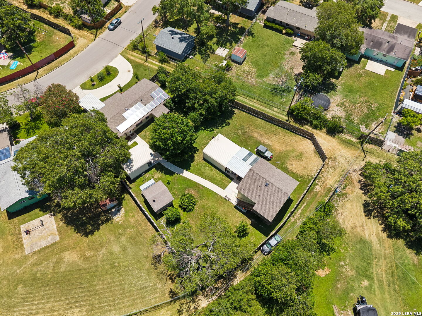 main property photo 33