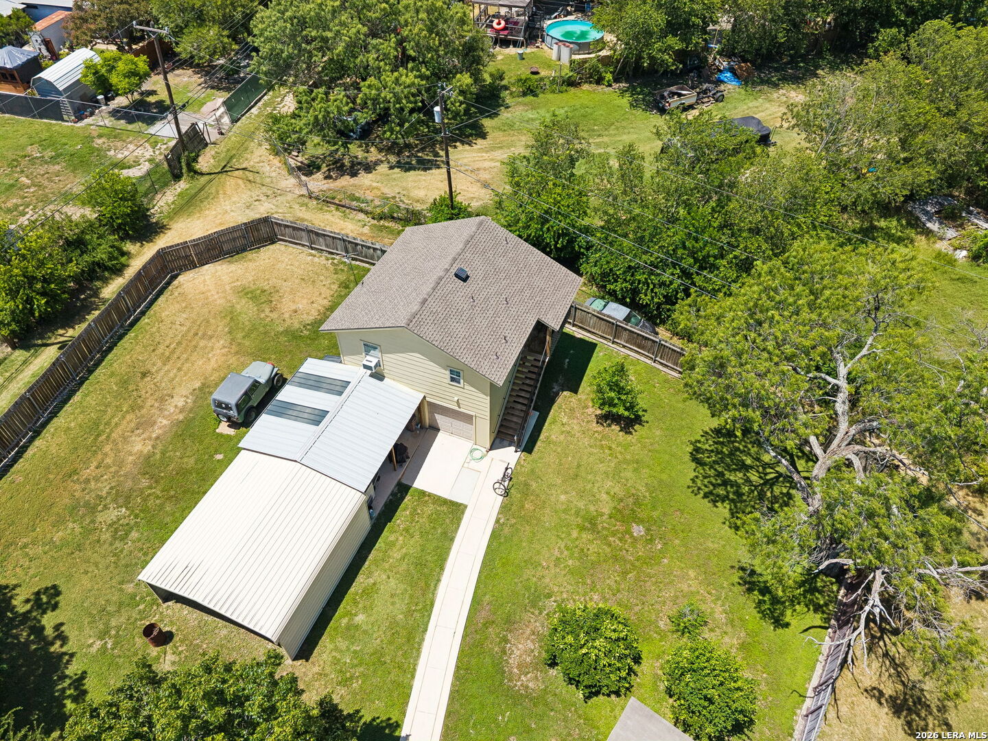 main property photo 37