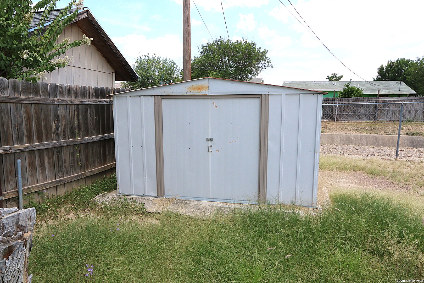 main property photo 23