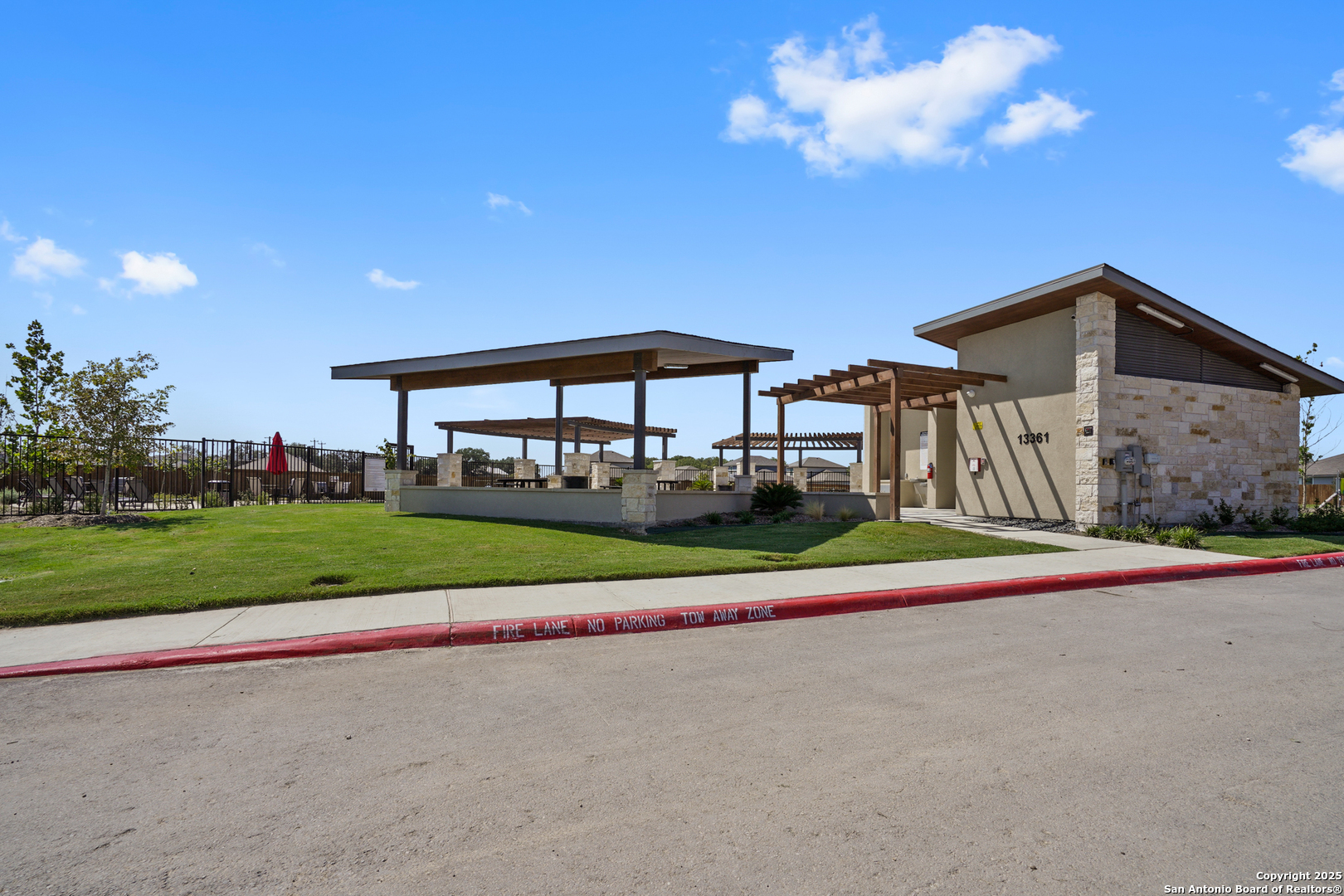 main property photo 29