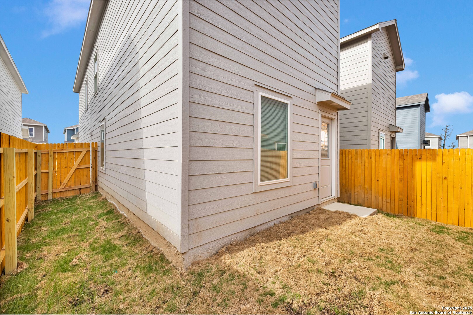 main property photo 20