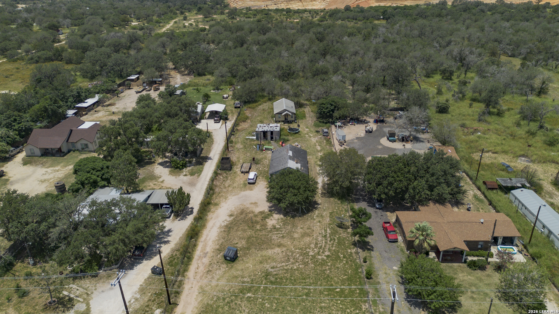 main property photo 28