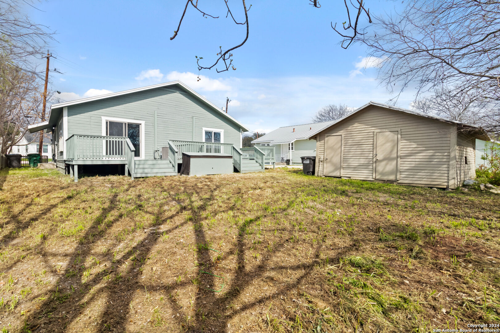 main property photo 11