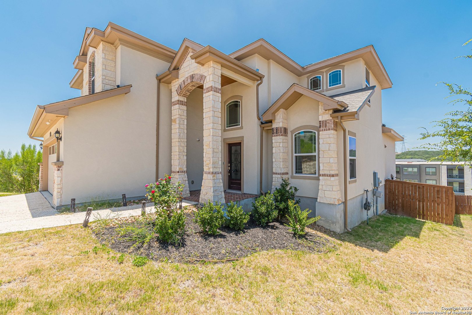 main property photo 4