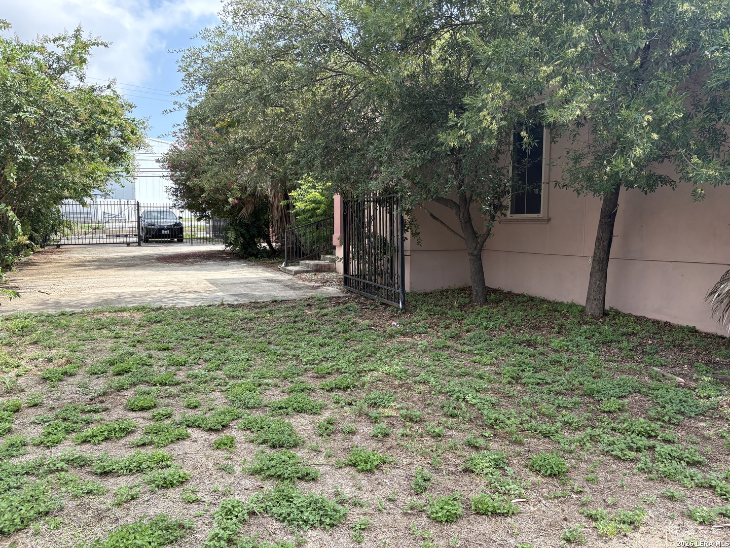 main property photo 13