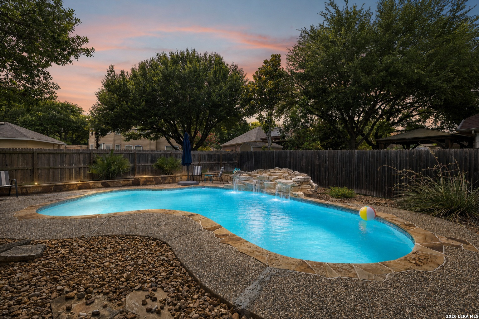main property photo 50