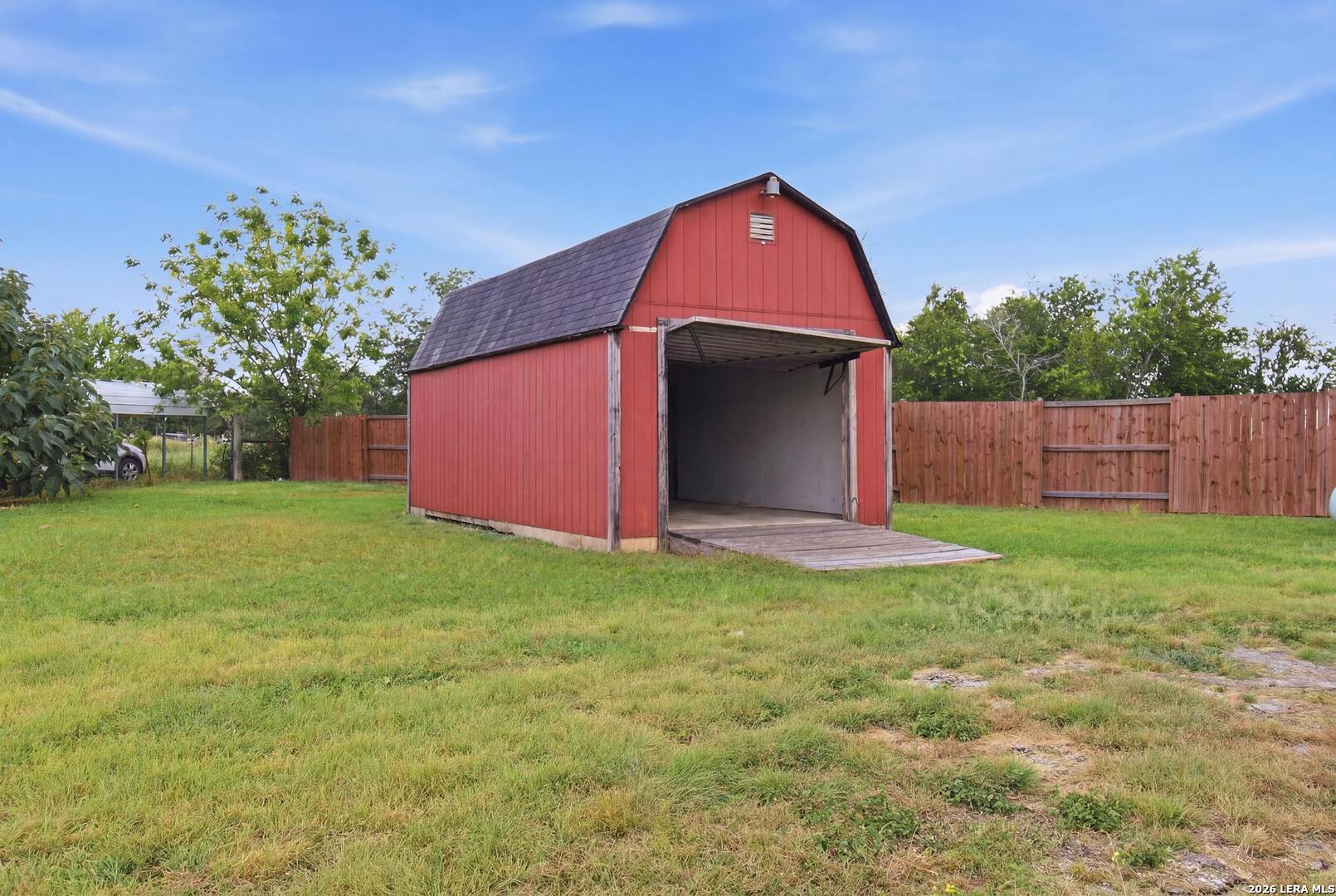 main property photo 27