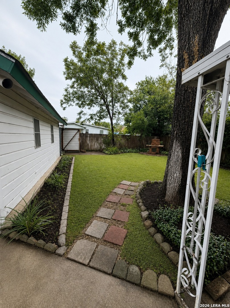 main property photo 25