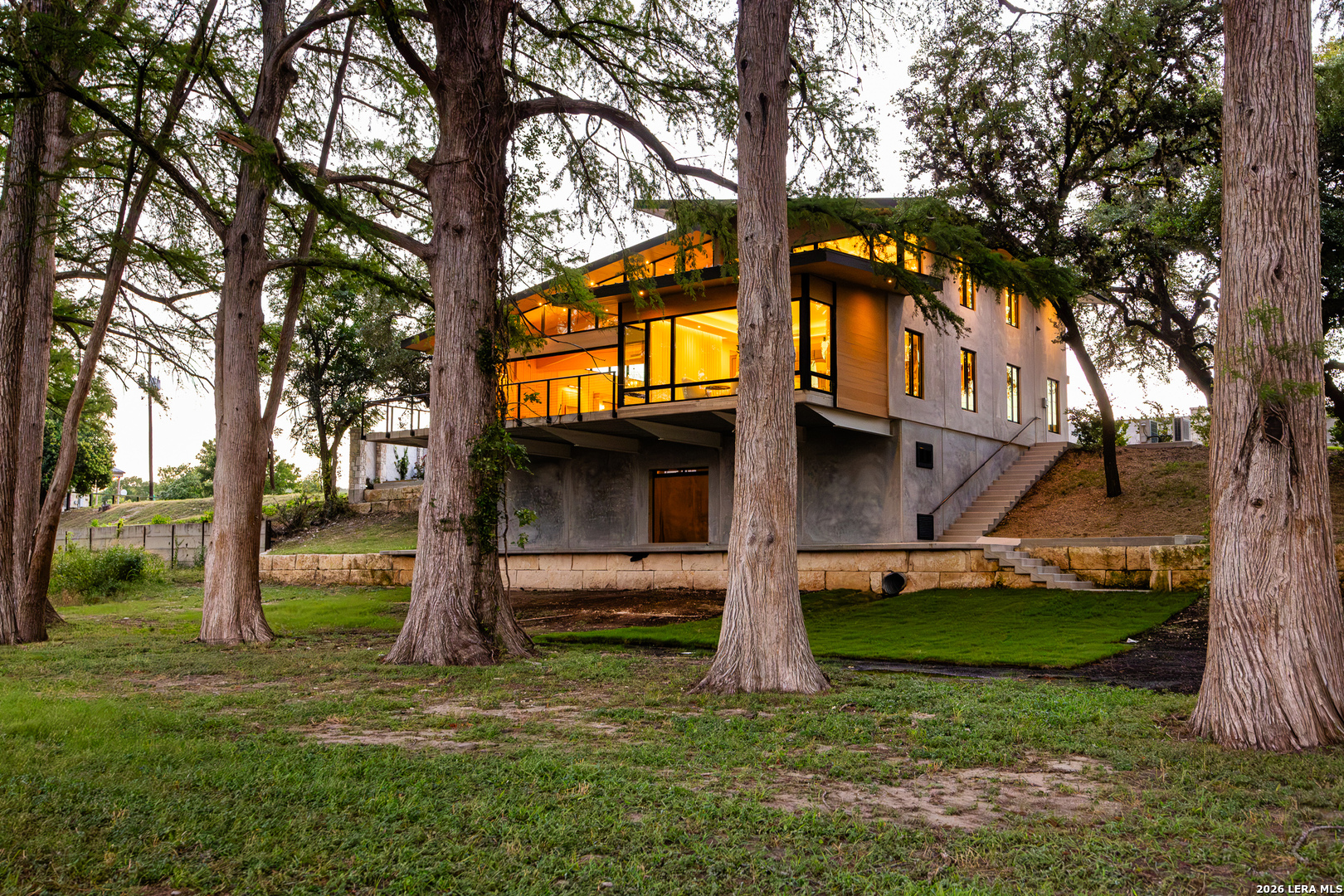 main property photo 40