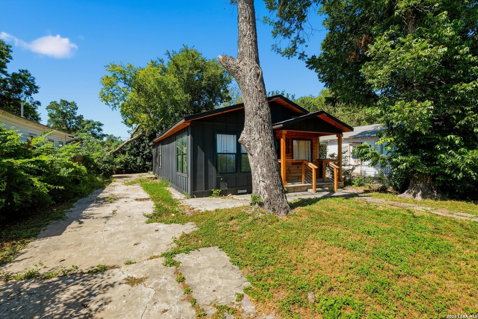 main property photo 34