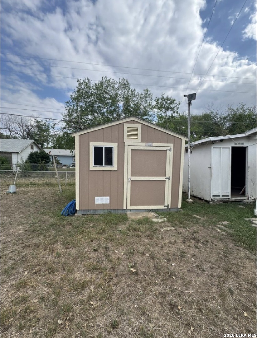 main property photo 11