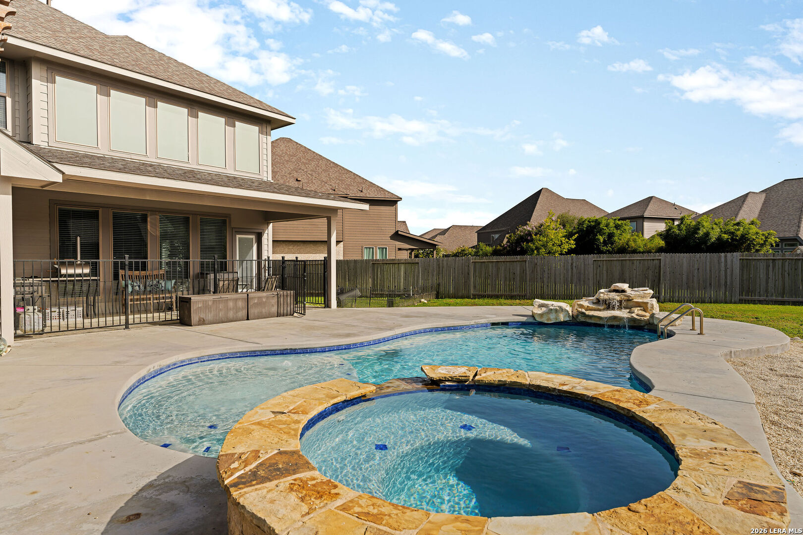 main property photo 37