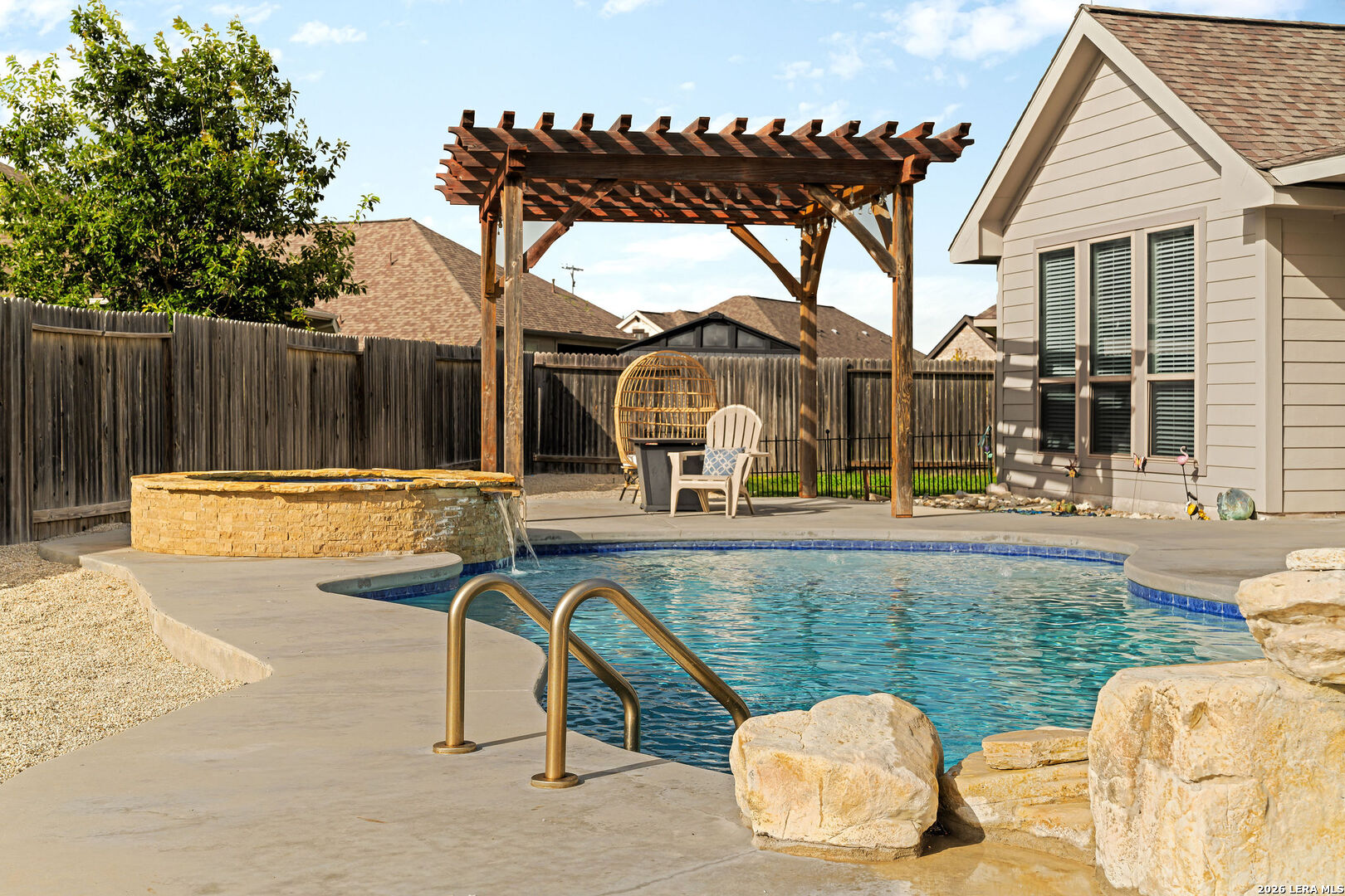 main property photo 38