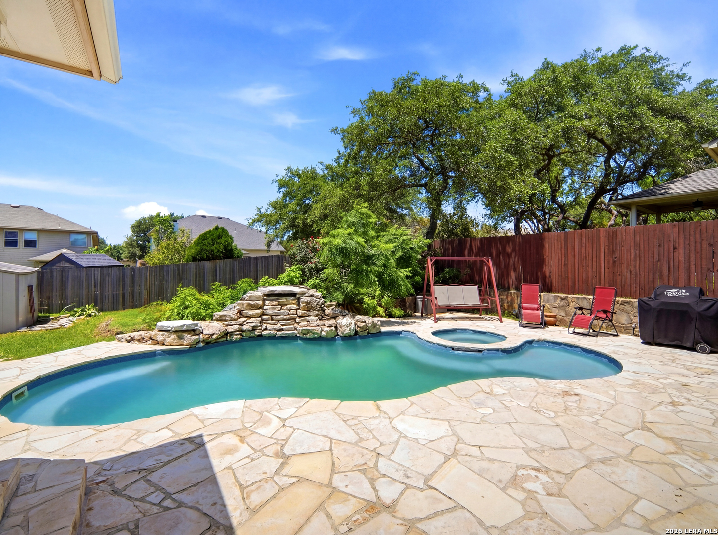 main property photo 40