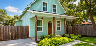 image of property with 3 Bed | 2 Bath | 1,621 Sqft