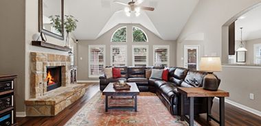 image of property with 4 Bed | 2 Bath | 2,153 Sqft