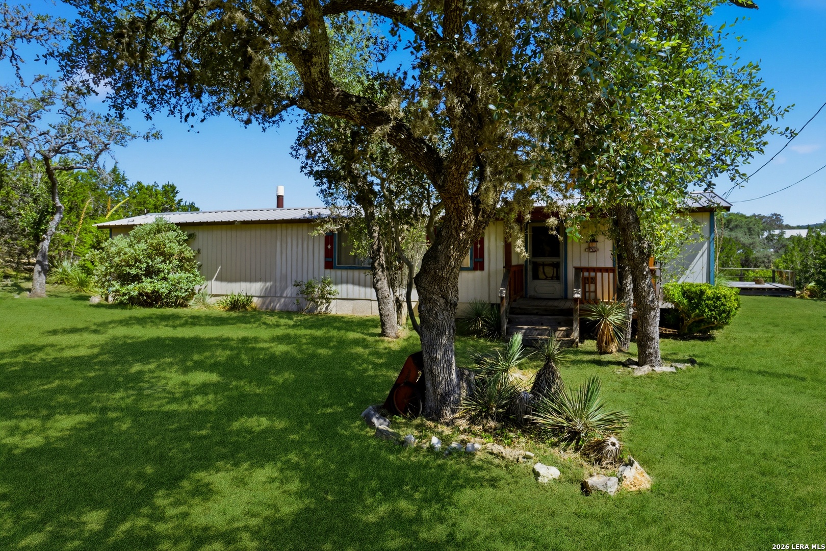 main property photo 16
