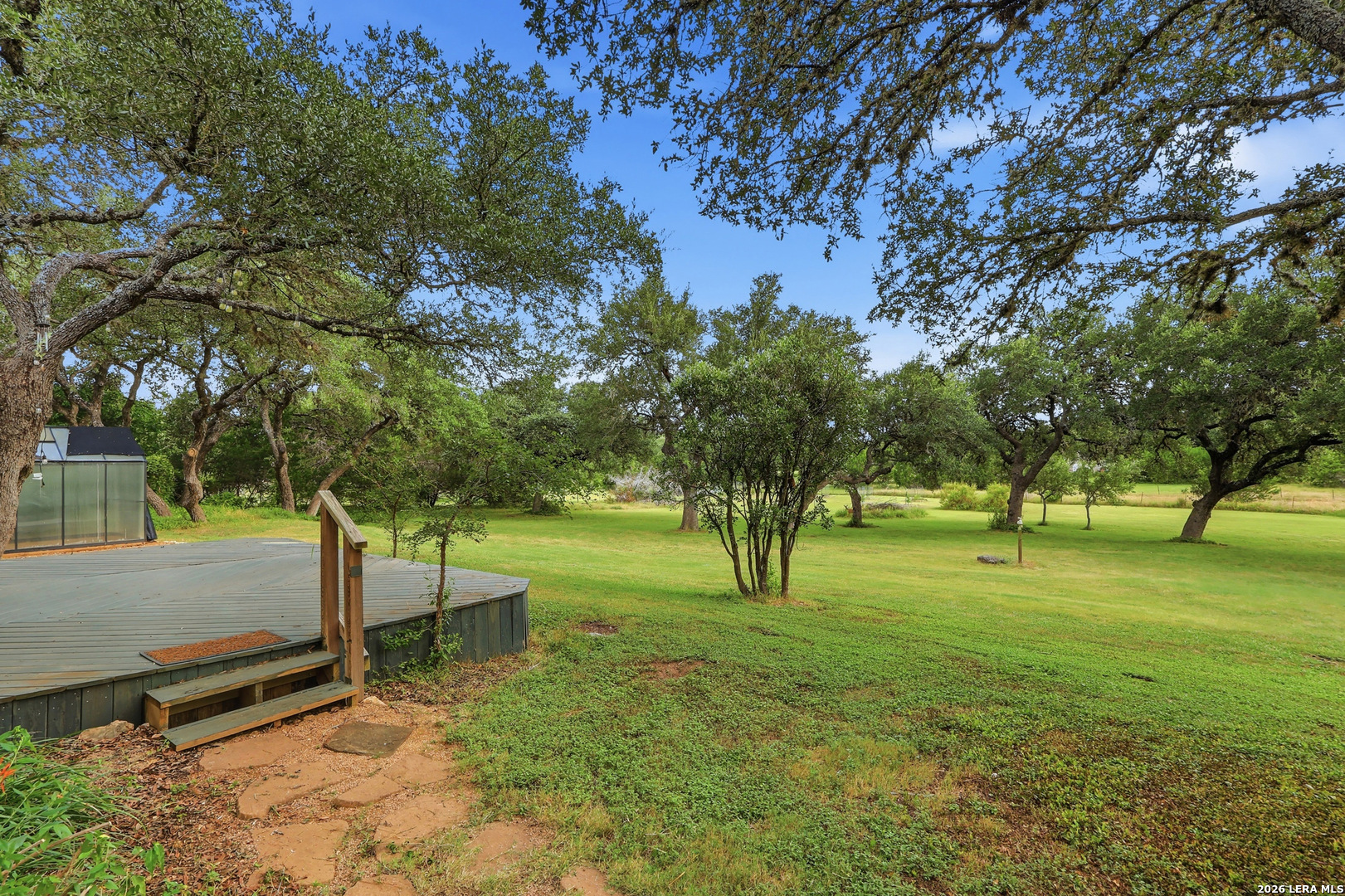 main property photo 28