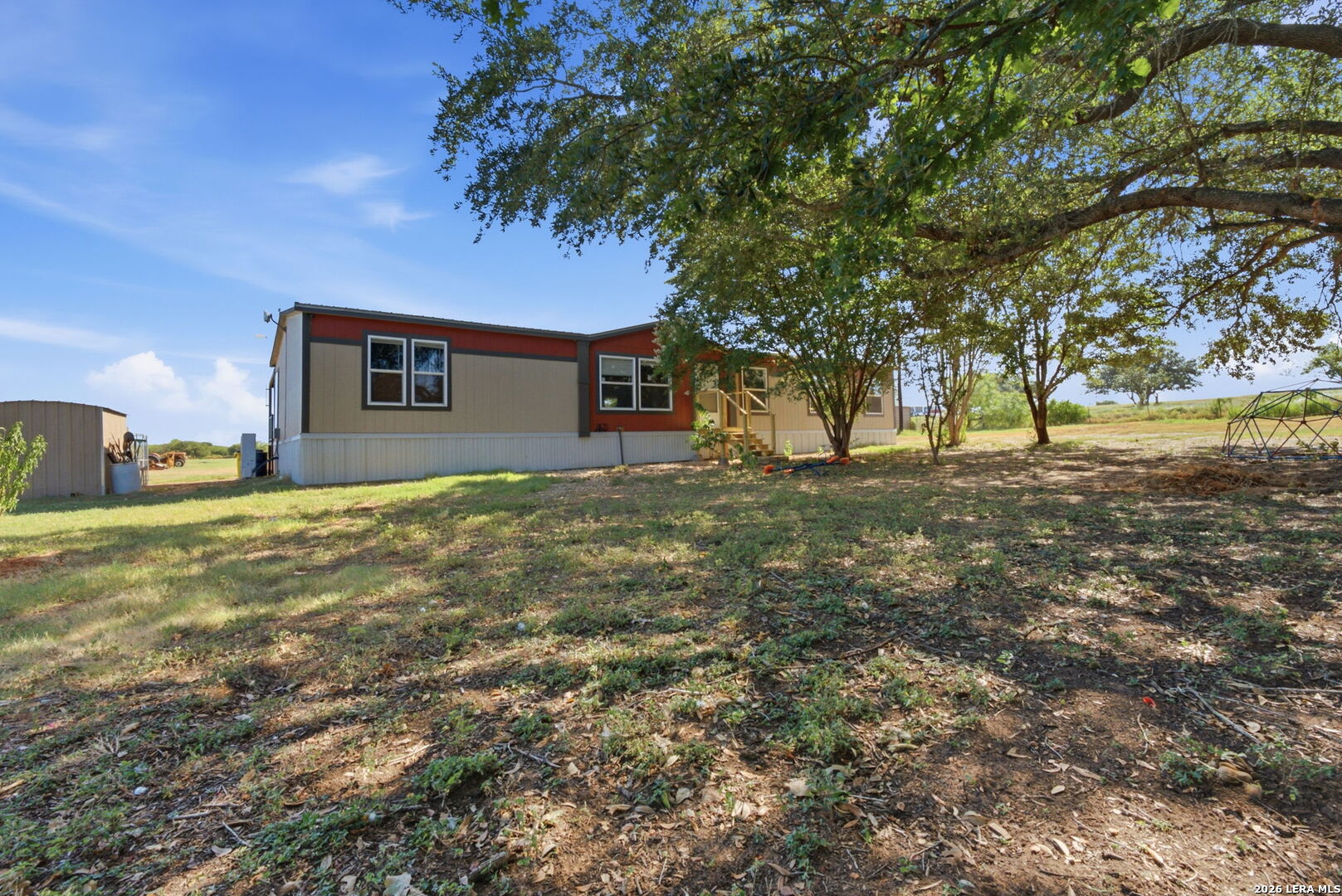 main property photo 29