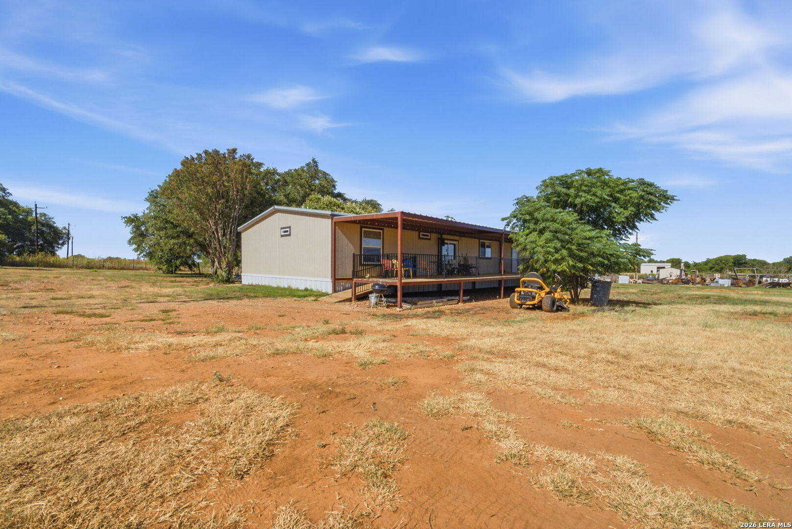 main property photo 33