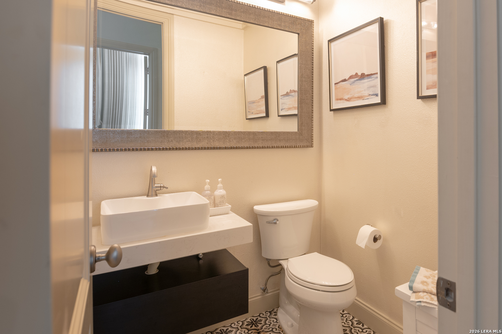 main property photo 12