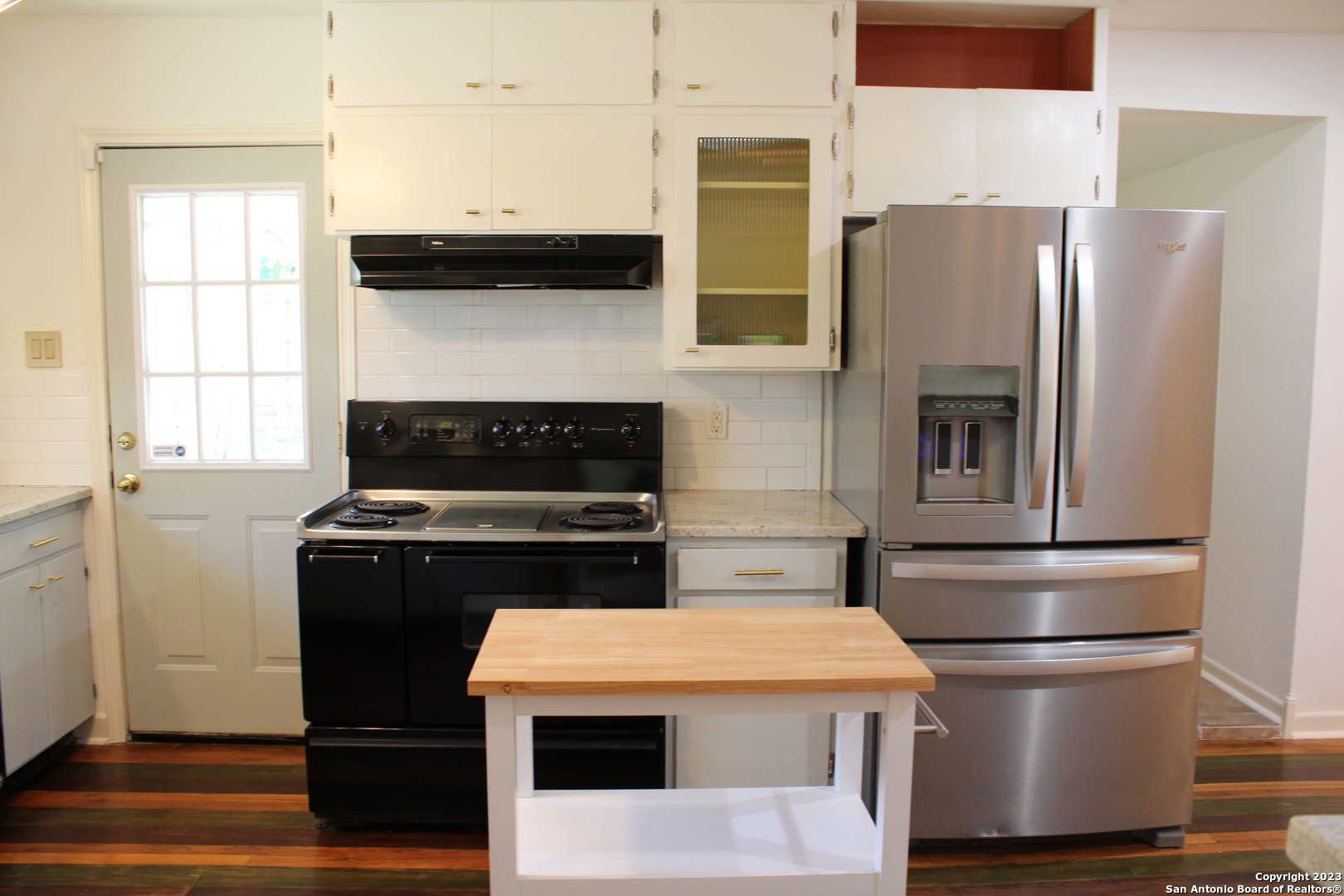 main property photo 9