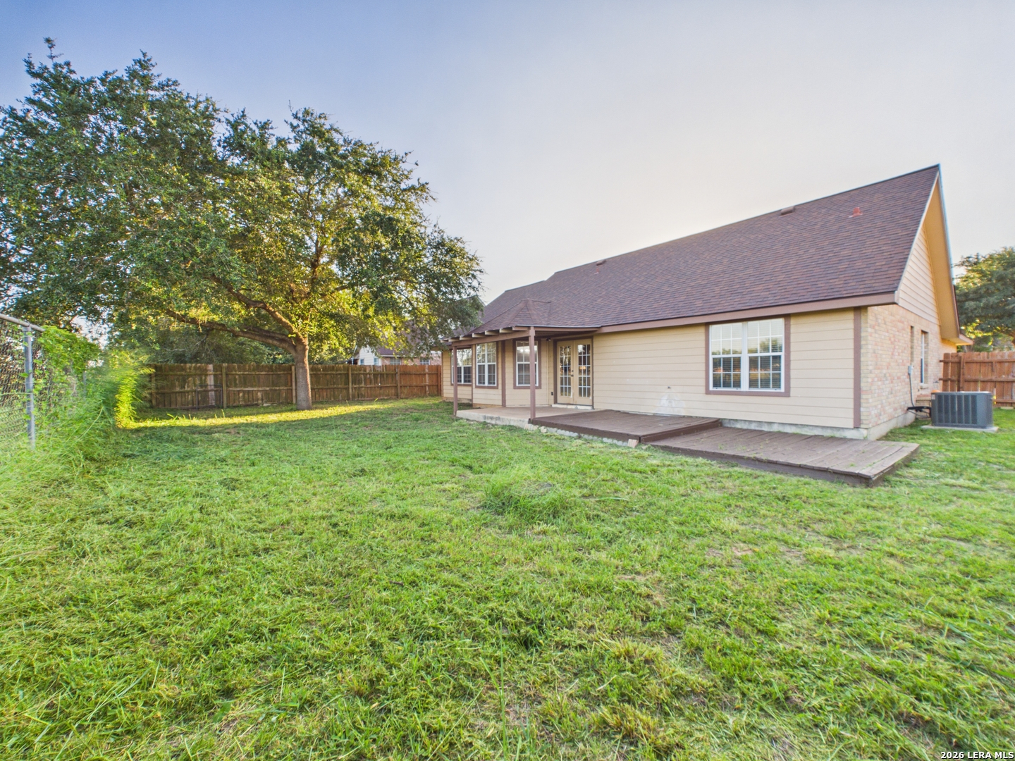 main property photo 28
