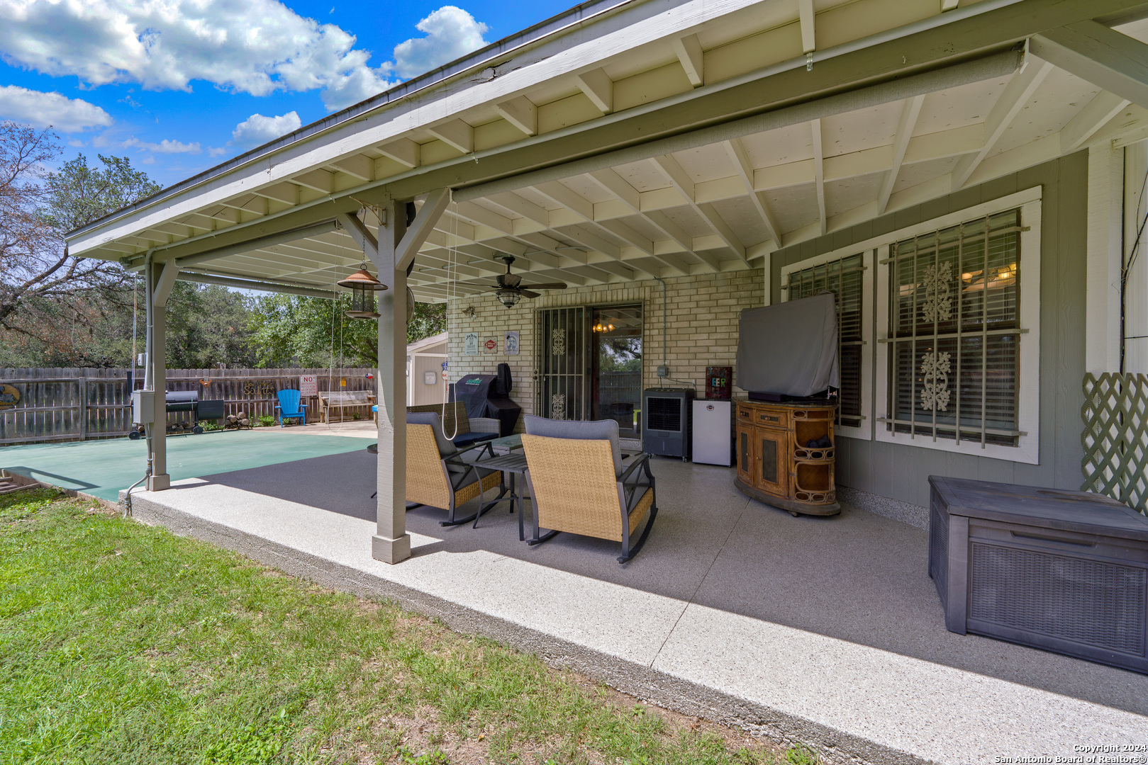 main property photo 15