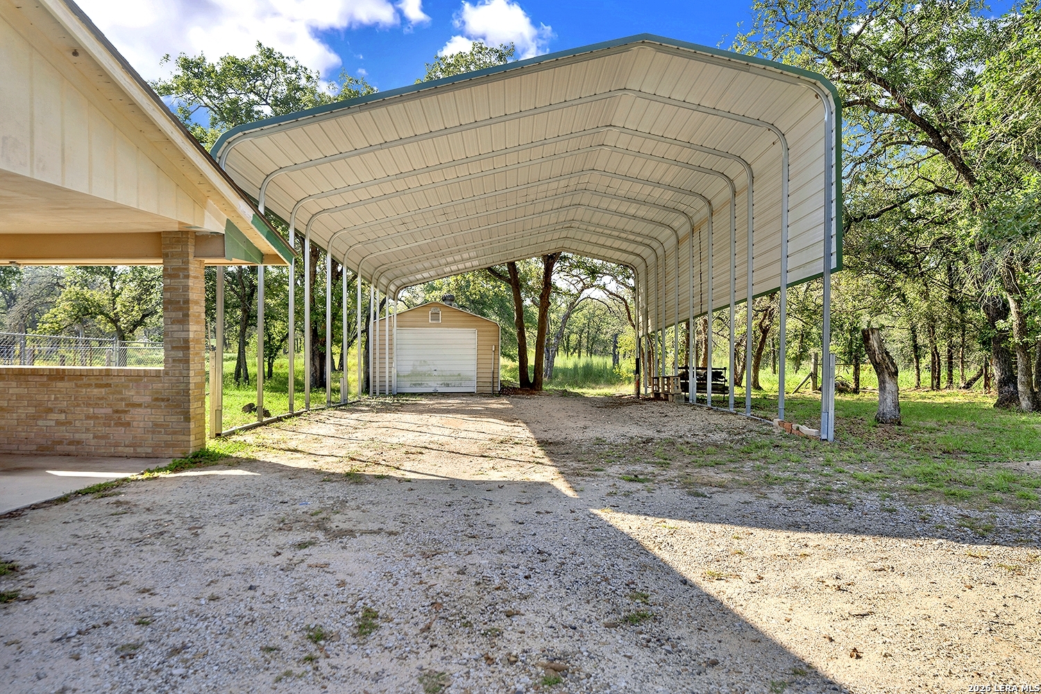 main property photo 30