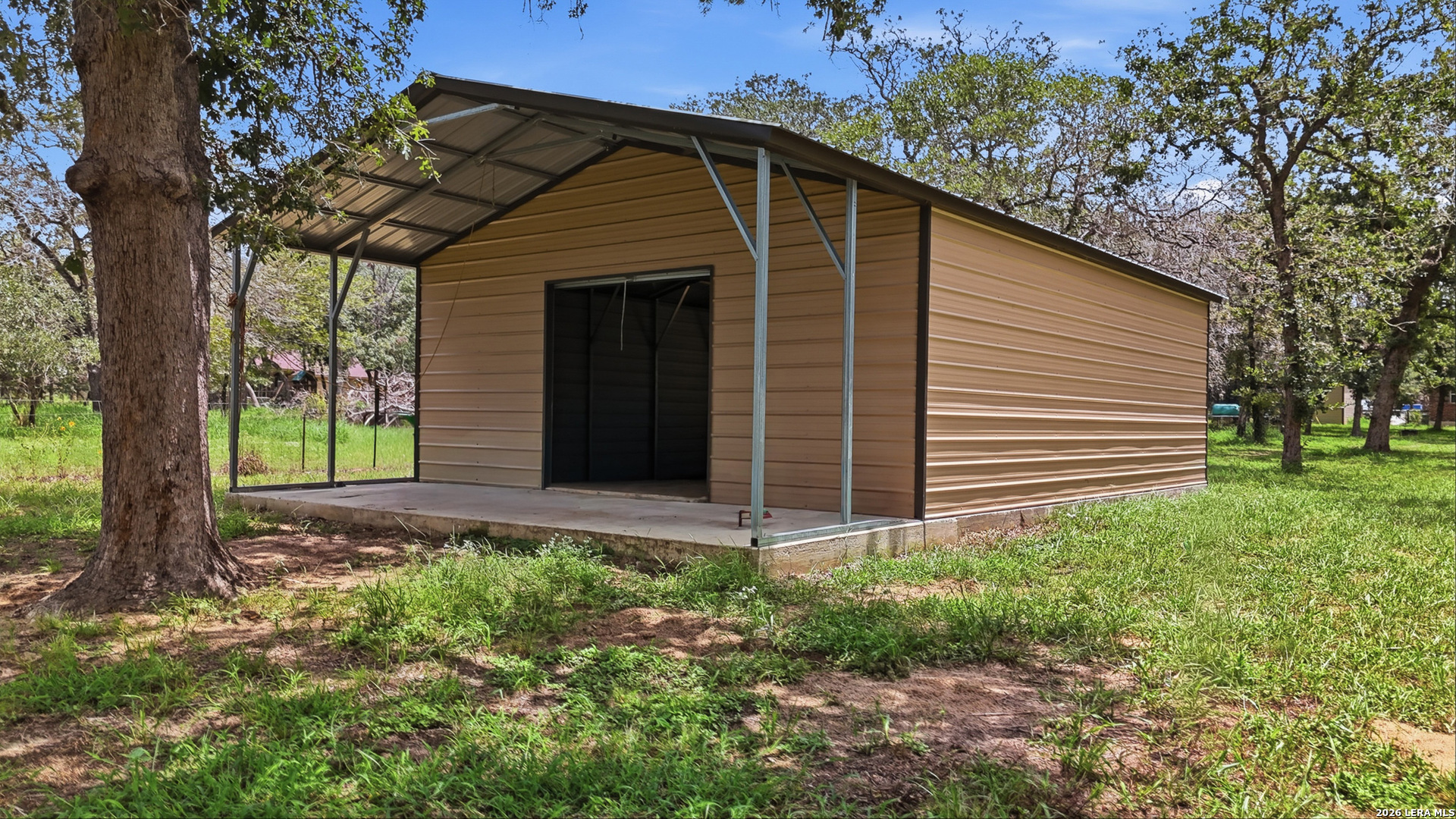main property photo 45