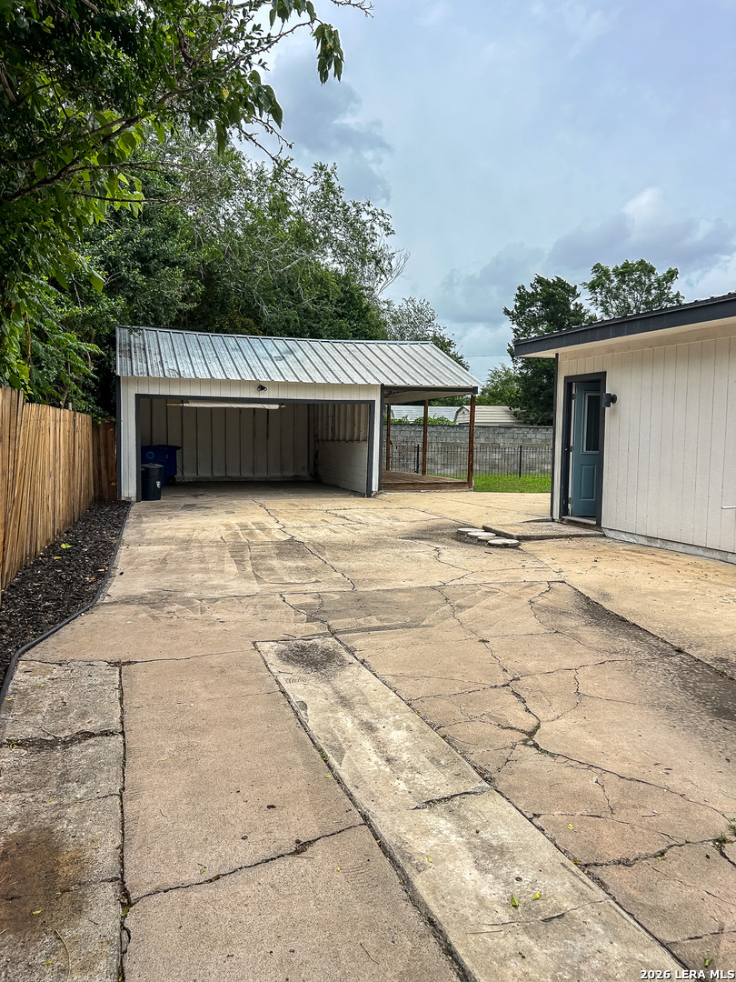 main property photo 45